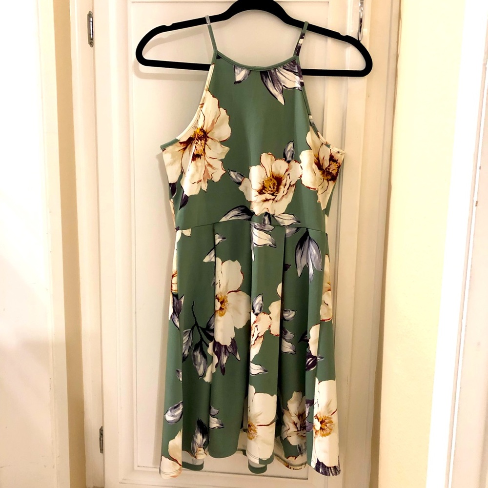 Monteau / Beautiful Summer Dress